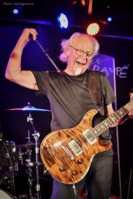 23 20221120 Martin Barre KnR D75_0722 1MB